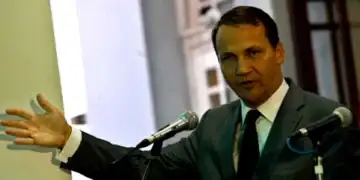 Ministrul polonez de Externe ironizează Ungaria: „Sper ca dronele ucrainene să lovească conducta care îi alimentează de la ruși”
