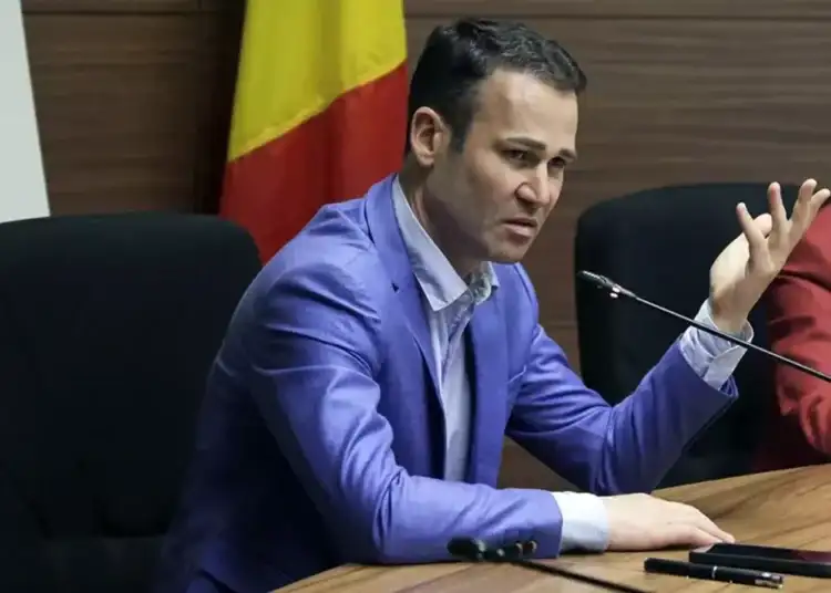 Primarul Robert Negoiță, reacție la investigația privind drumurile construite peste magistrale de gaz: „Nu strada noastră e pe țeava dumnealor”