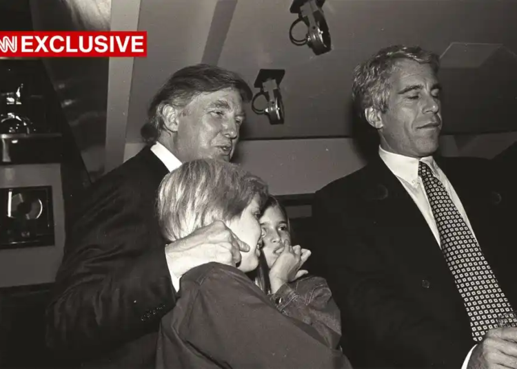 Pedofilul Jeffrey Epstein a afirmat că Trump „a petrecut ore întregi” cu una dintre victimele sale