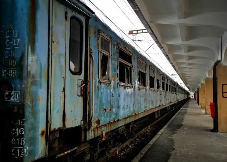 Poate prin 2050 vom putea circula pe linia reabilitată Brașov – Sighișoara.