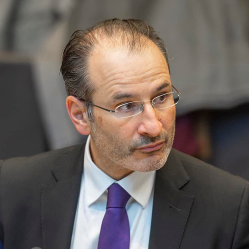 MAE: „Grupurile școlare din Neamț, Suceava și Vrancea au ajuns la Bucurelși cu o aeronavă HighSky”. În total, peste 1.000 de cetățeni români au revenit în țară cu zboruri de repatriere