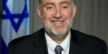 Ambasadorul Israelului la Berlin: „Iranul vrea să târască Europa în război. De 47 de ani, regimul mollahilor o duce de nas”