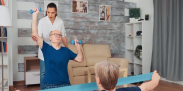 (P) De ce seniorilor le este recomandată fizioterapia?