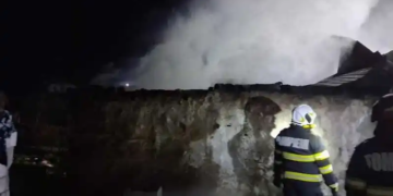 Mureș: Incendiu la o casă din Viișoara, un bărbat de circa 60 de ani a fost găsit carbonizat