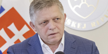 Premierul slovac, Robert Fico, despre prăbușirea dronei pe un bloc de locuințe la Galați: „Solicit deschiderea dialogului UE-Rusia”