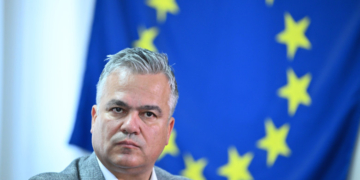 Adrian Veştea a anunțat în ședința PNL când ar urma să fie dat votul pentru guvernul său