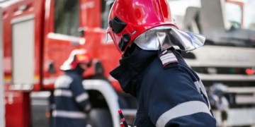 Incendiu puternic la un depozit de fier vechi din Sighișoara